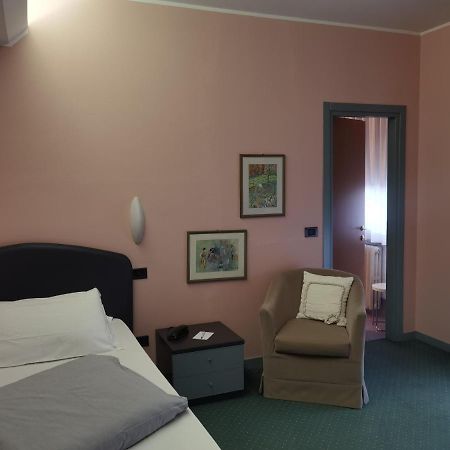Hotel Vittoria Sondrio Ngoại thất bức ảnh