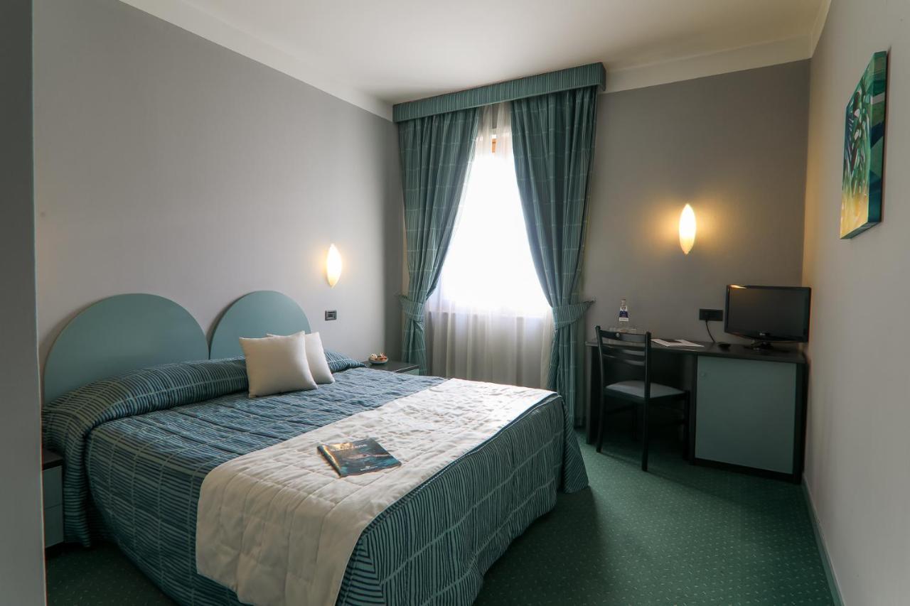Hotel Vittoria Sondrio Ngoại thất bức ảnh