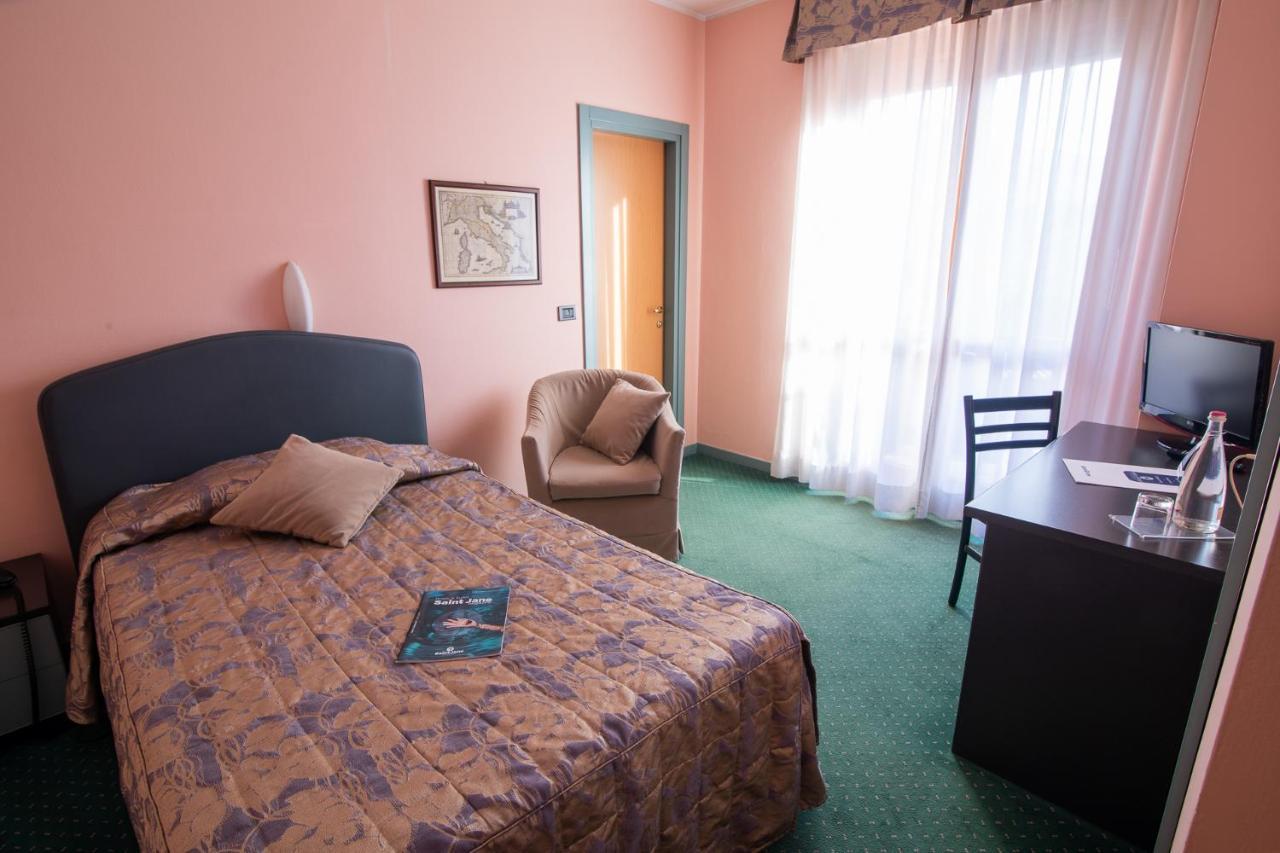 Hotel Vittoria Sondrio Ngoại thất bức ảnh