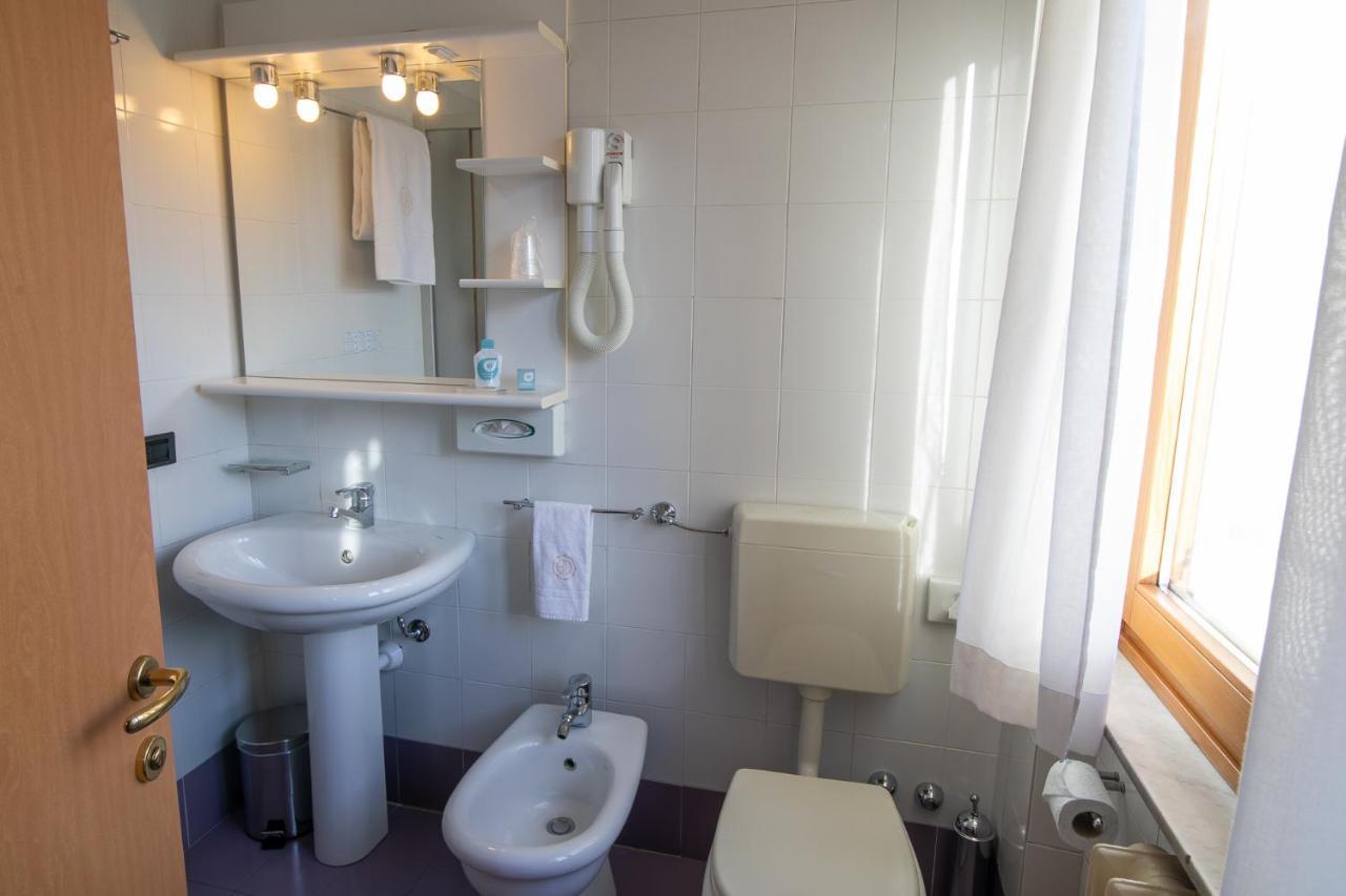 Hotel Vittoria Sondrio Ngoại thất bức ảnh