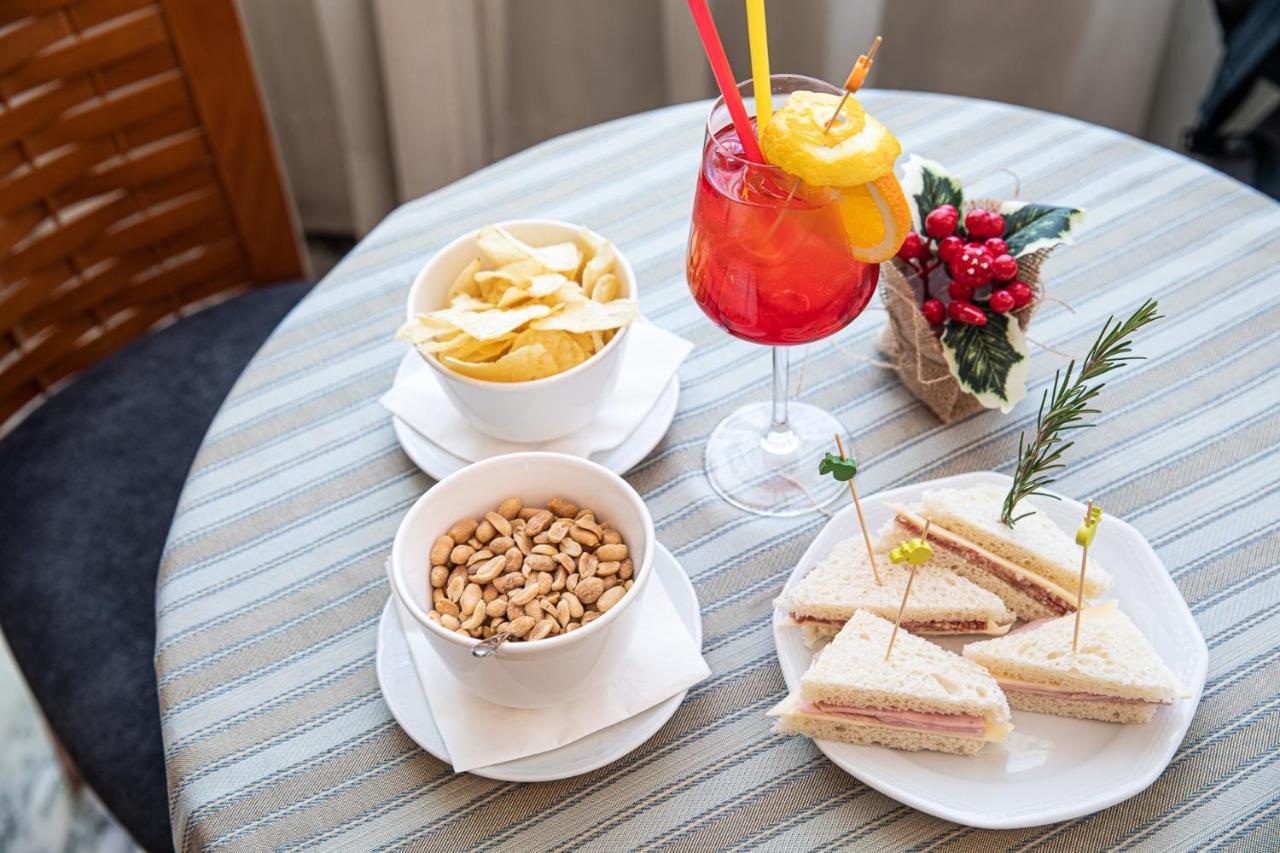 Hotel Vittoria Sondrio Ngoại thất bức ảnh