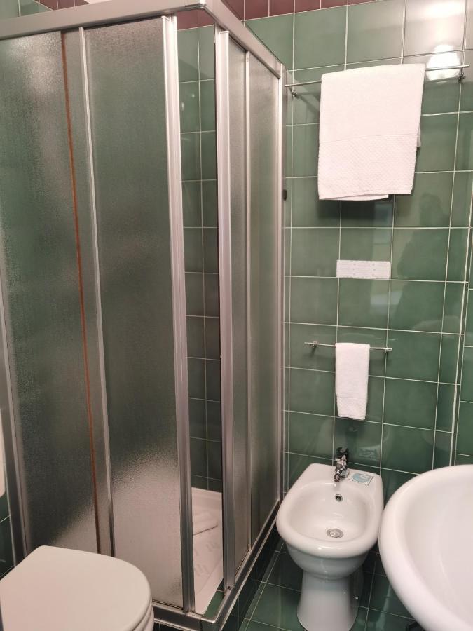 Hotel Vittoria Sondrio Ngoại thất bức ảnh