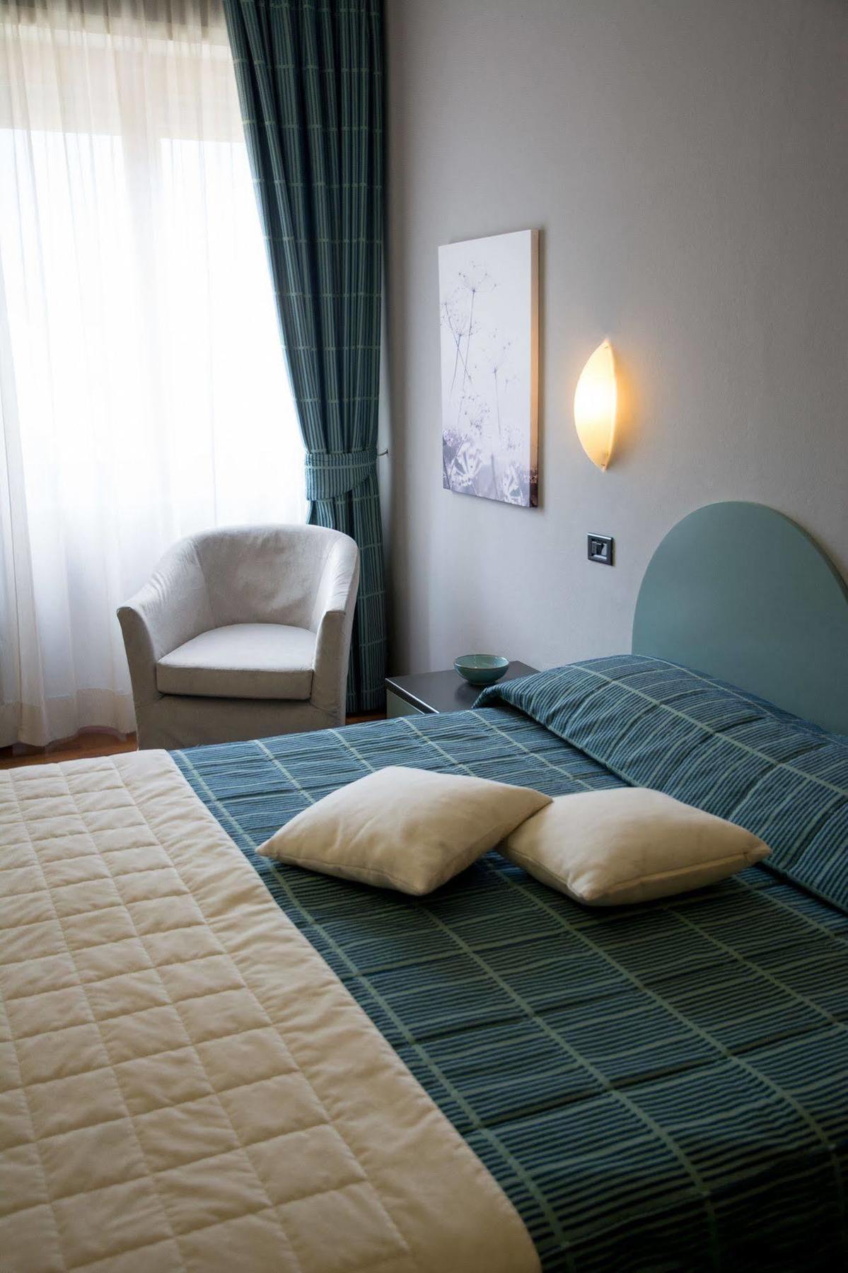 Hotel Vittoria Sondrio Ngoại thất bức ảnh